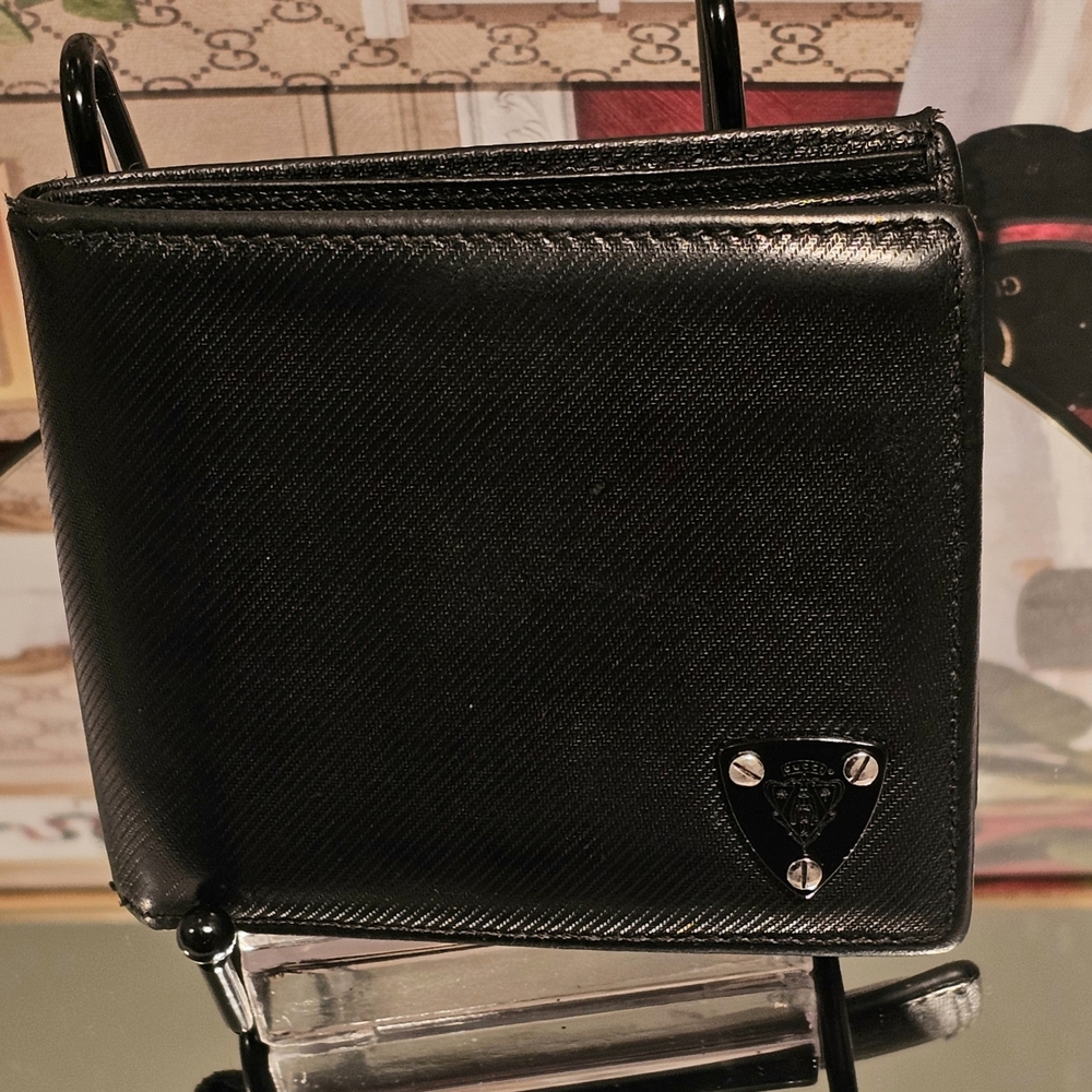 Gucci Black Crest Men's Bilfold  Leather Wallet